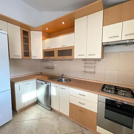 Bright, 2 Bedrooms And Big Balcony *